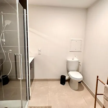 Modern And Comfortable Apartment